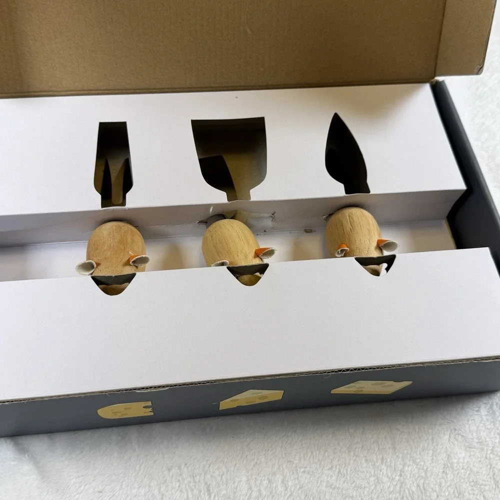 Kikkerland 3 Blind Mice Cheese Board Set Wood Board Mouse Knives Complete